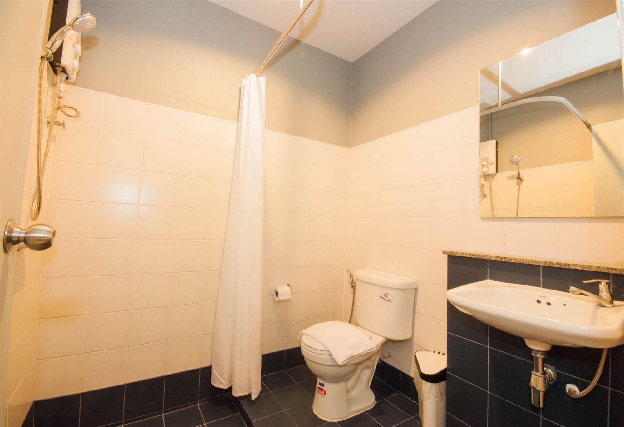 Chalong Sea Breeze Hotell Eksteriør bilde